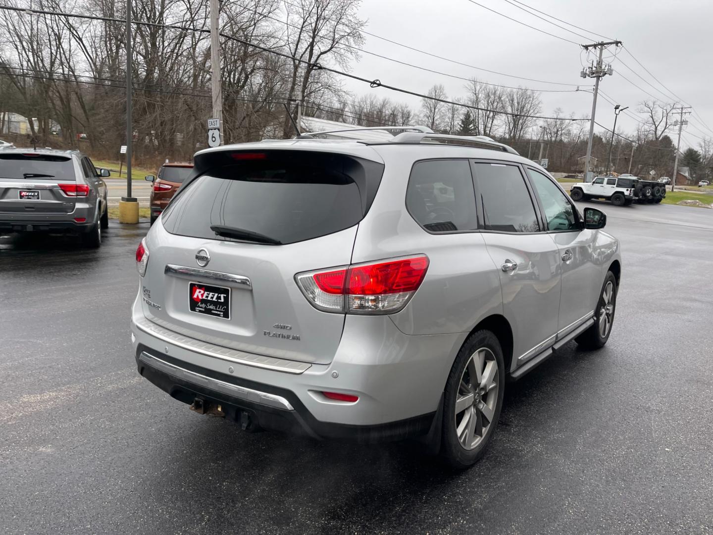 2013 Silver /Black Nissan Pathfinder Platinum 4WD (5N1AR2MM1DC) with an 3.5L V6 DOHC 24V engine, Automatic transmission, located at 547 E. Main St., Orwell, OH, 44076, (440) 437-5893, 41.535435, -80.847855 - Photo#7